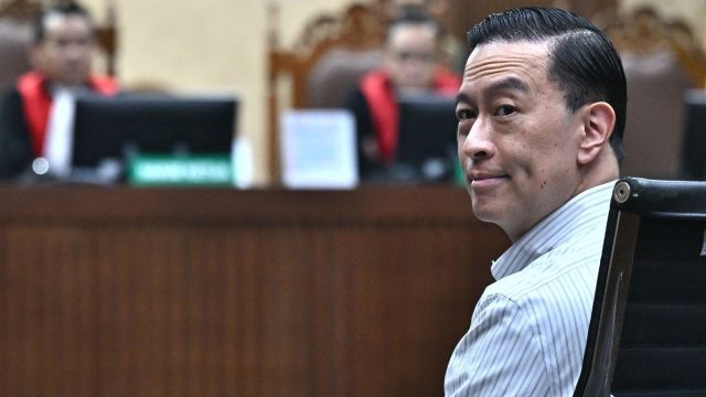 Tom Lembong dijatuhi hukuman 4,5 tahun penjara dalam kasus korupsi impor gula. Ini rincian fakta persidangan dan pertimbangan hakim.