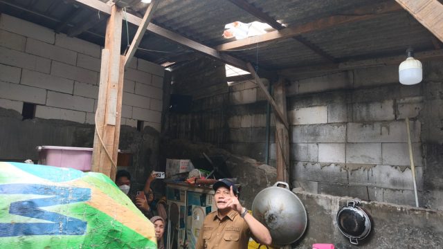 Bupati Sidoarjo Minta Perbaikan Rumah Terdampak Puting Beliung Selesai Sebelum Lebaran